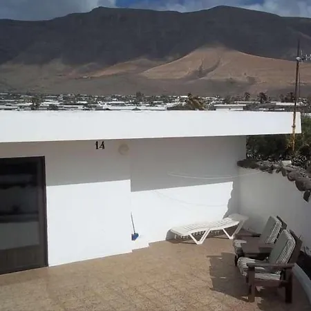 Apartment Sleeps 4 Wifi Famara